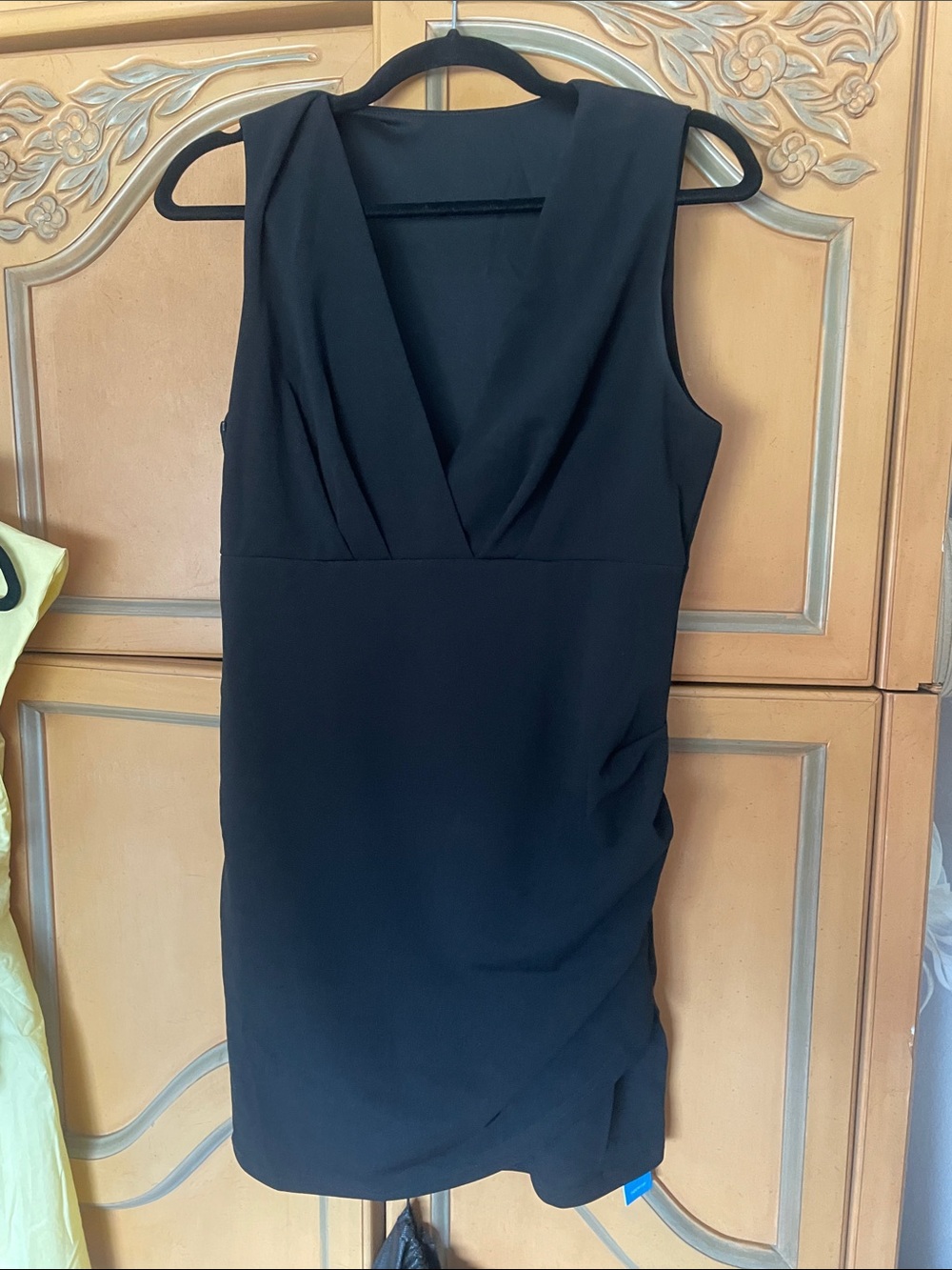 Cupshe Black Sleeveless V-Neck Mini Dress